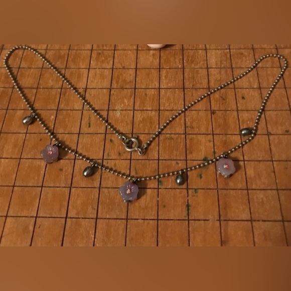 Peacock Pearl, Fiery Gem Flower Necklace 16”L Spring Ring Clasp Grey Silver Tone - Picture 4 of 5